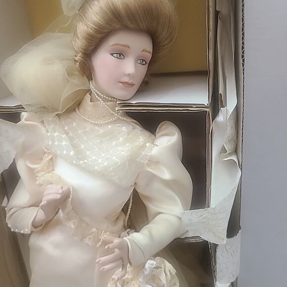 Franklin Mint 22" Heirloom Gibson Girl Bride Porcelain Doll 1988 w/ box - Picture 2 of 6
